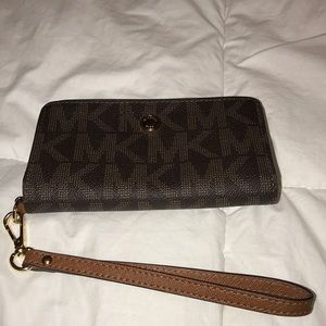 MICHAEL KORS WRISTLET